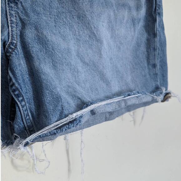 Everlane The Denim Short Distressed With Raw Hem in Medium Wash, Size 32 - Picture 7 of 8